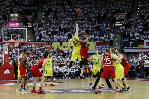 年仅24岁 年仅24岁