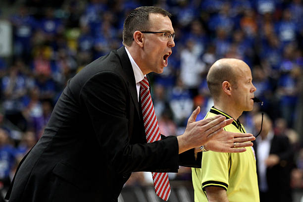 他们背后隐 他们背后隐