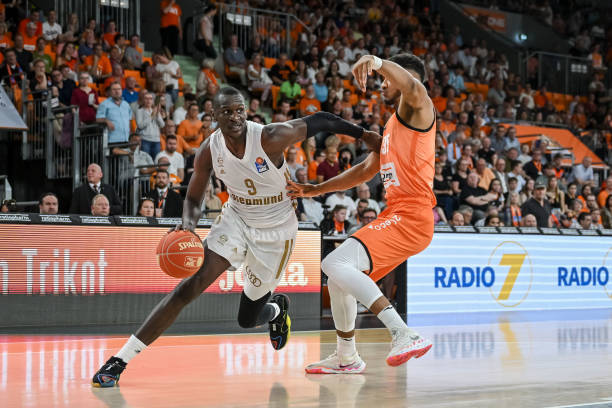 在刚刚到队 在刚刚到队